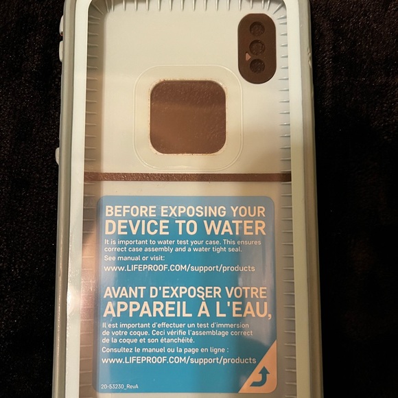 USED Three IPhone XS/IPhone X Cases, Lifeproof & Otter Box - Picture 4 of 11